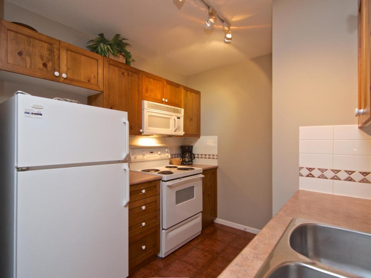 Whistler Blackcomb Vacation Rentals - Village North Chambre photo